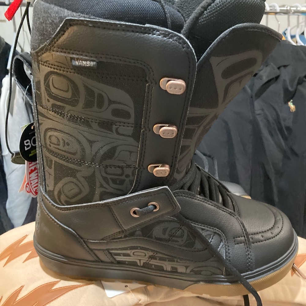 Men’s Vans Ultra Cush snow boots brand new no box with tags.Size 11.5